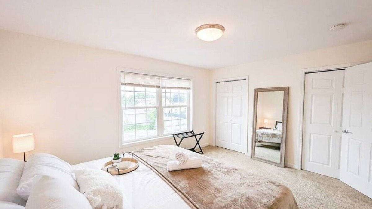 Seward Place House | Spacious Townhouse in Schenectady-B9