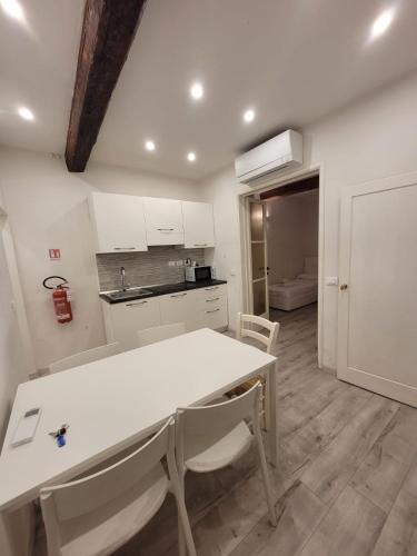 San Lorenzo Apartment | Spacious & Trendy 2BR apartment