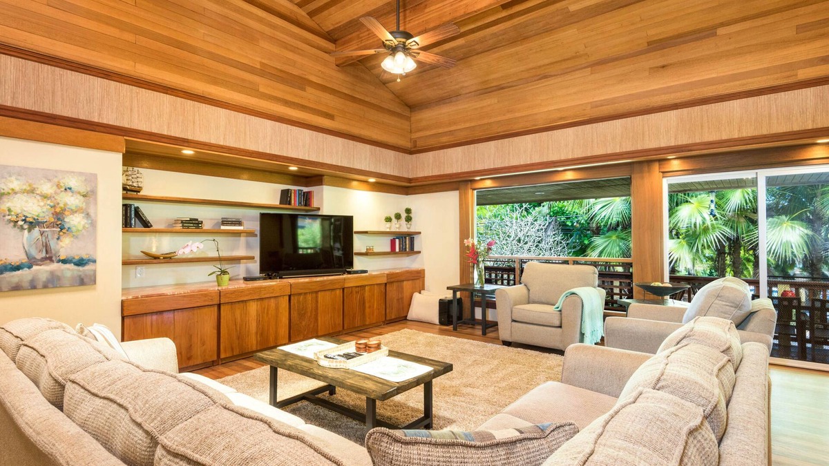 Kilauea House | Spacious tropical getaway with lanais - just steps from the ocean