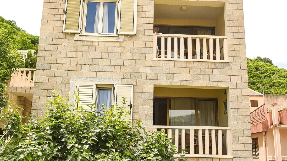 Bijeli do Apartment | Spacious two bedroom apartment in quiet area near city center