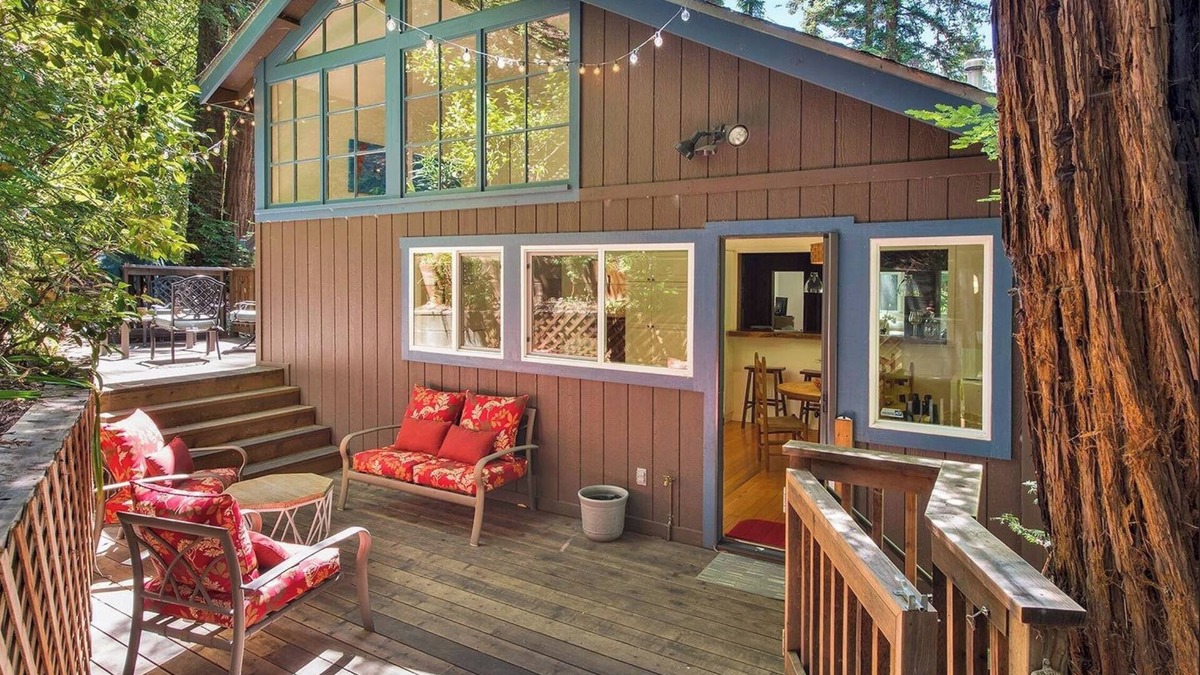 Summerhome Park House | Spacious, updated cabin in the redwoods (One month minmum)