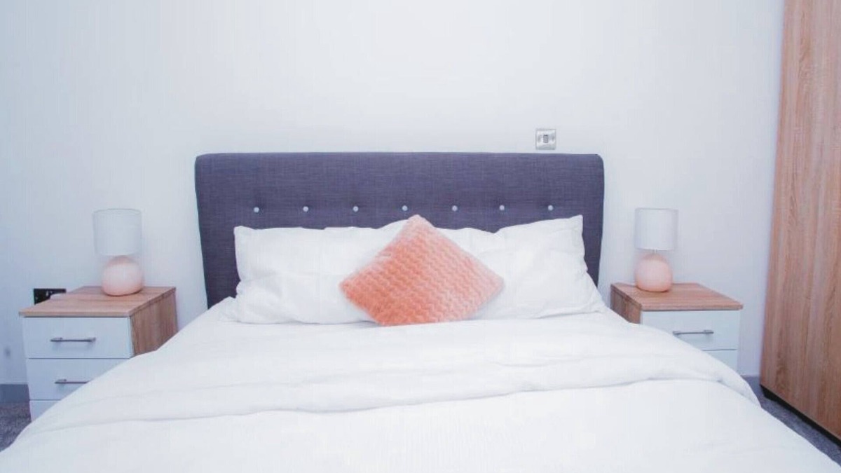 Doncaster Apartment | Spacious Urban City Apartment