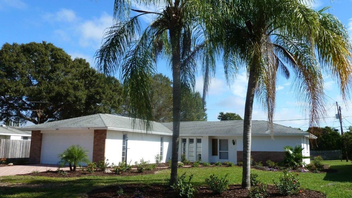 Venice East House | Spacious Venice Home In Quiet Neighborhood.