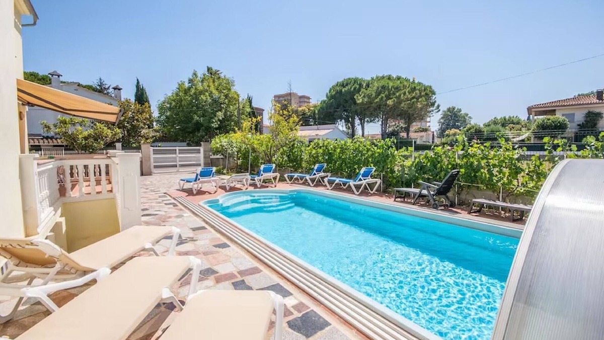 Sant Pere Pescador Villa | Spacious villa with a pool in a peaceful location in Sant Pere Pescador.