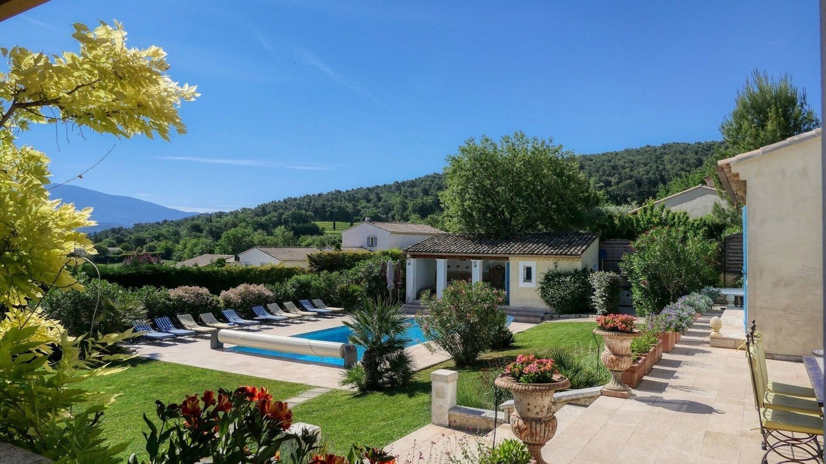 Vaison-la-Romaine Villa | Spacious Villa 5* for 12 pers., air cond., heated pool, view Mt. Ventoux