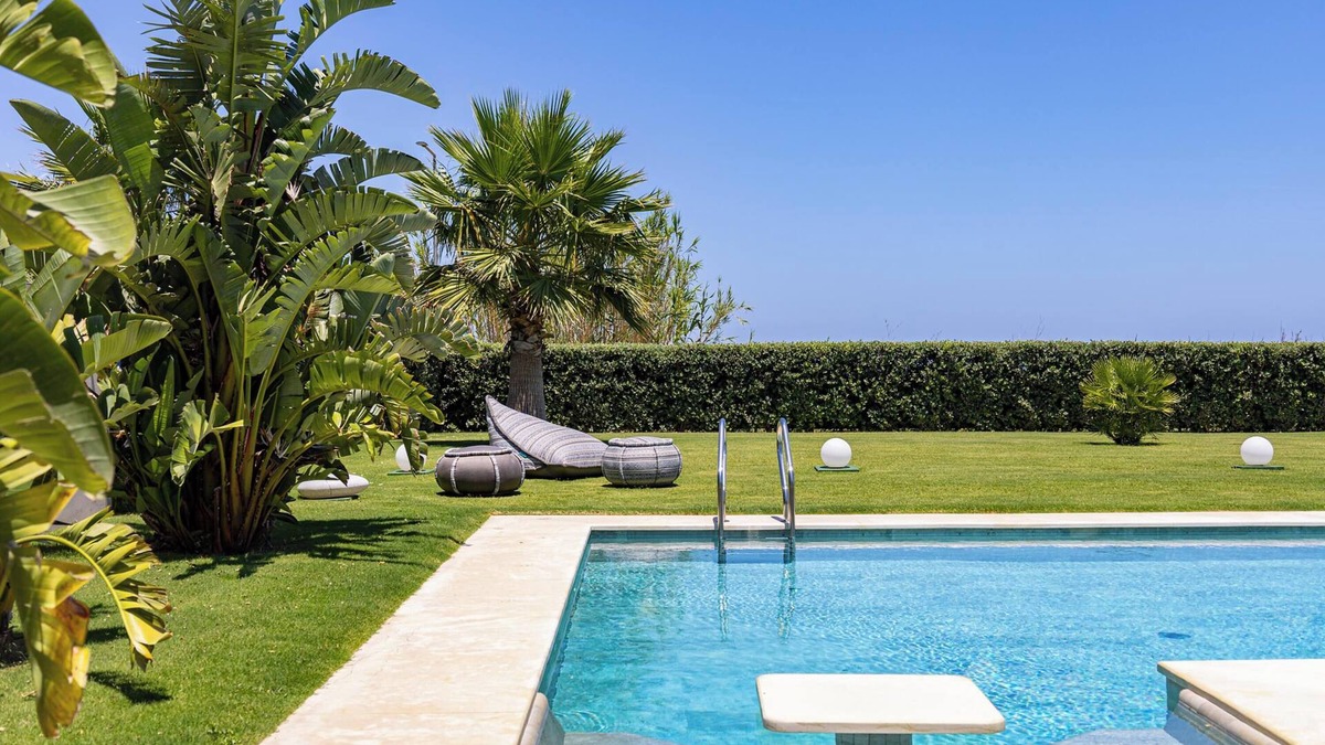 Katochori Villa | Spacious Villa, 100 m From the Beach, Large Garden, Heated Pool & Playroom!