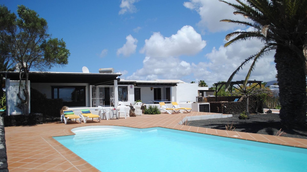 Playa Blanca House | Spacious villa in Los Calamares, Playa Blanca