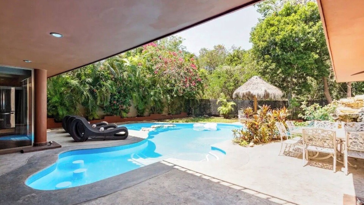 Playacar Zona Hotelera Villa | Spacious villa in Playa del Carmen with WiFi, AC, Parking, Private Pool