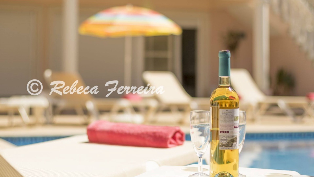 Montes de Alvor Villa | Spacious villa in Montes De Alvor with 5 bedrooms and capacity for 10 people