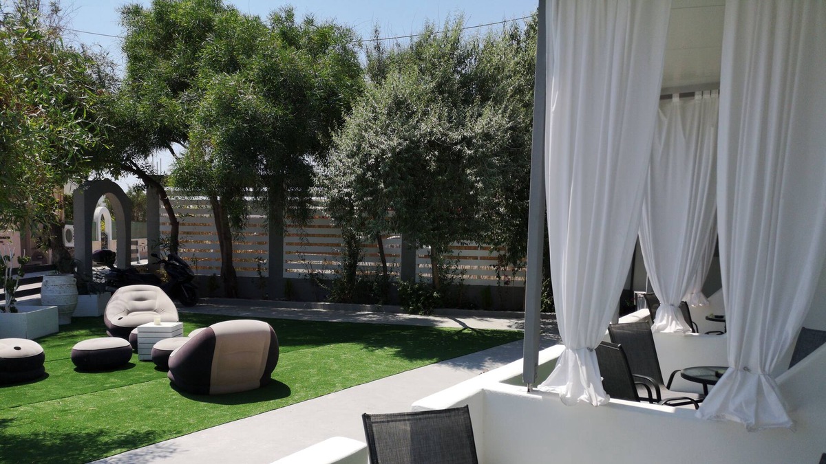 Vlychada Villa | SPACIOUS VILLA WITH GARDEN AND PRIVATE BALCONY AREA