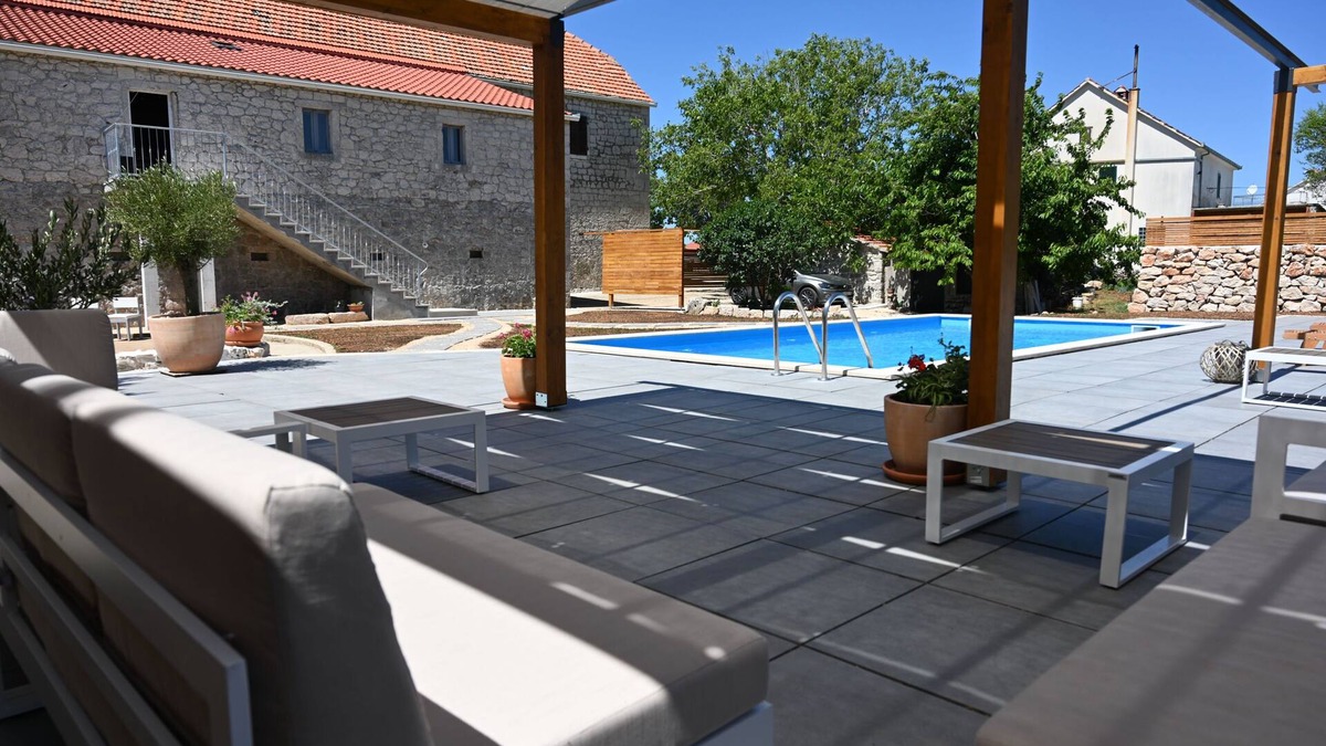 Cista Provo Villa | Spacious villa with 7 bedrooms in charming Cista Provo