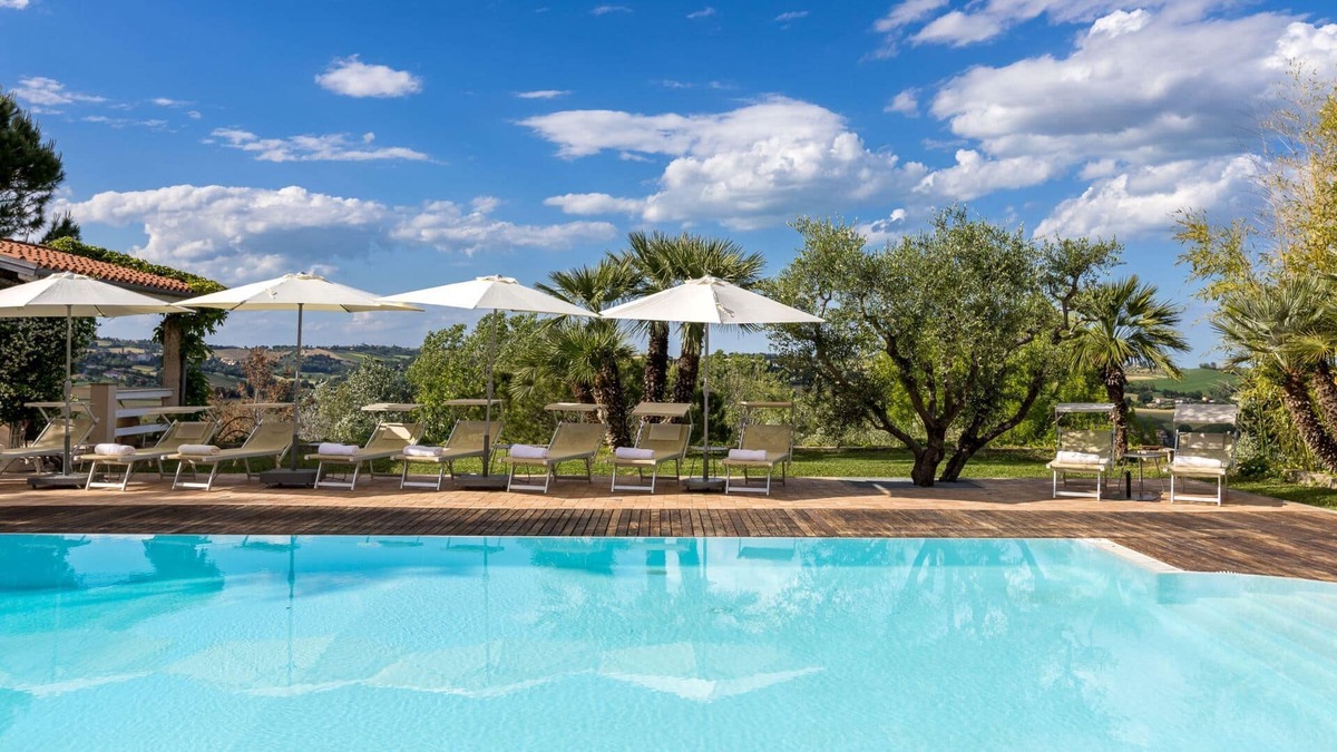 Ostra Villa | Spacious villa with pool and tennis court, just 15 minutes from the sea