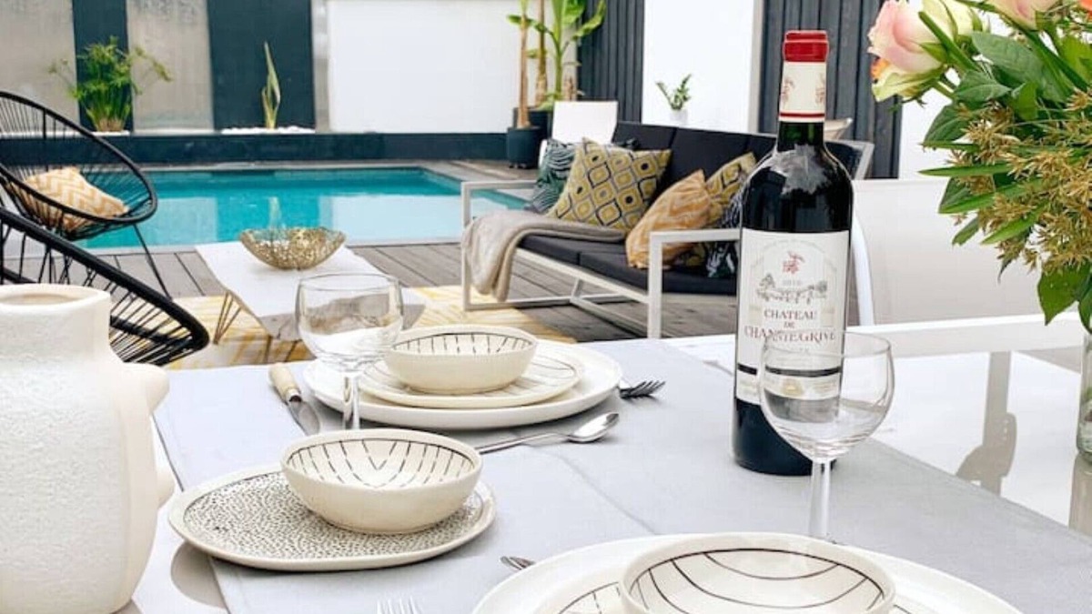 Villenave-d'Ornon House | Spacious villa with swimming pool and garden