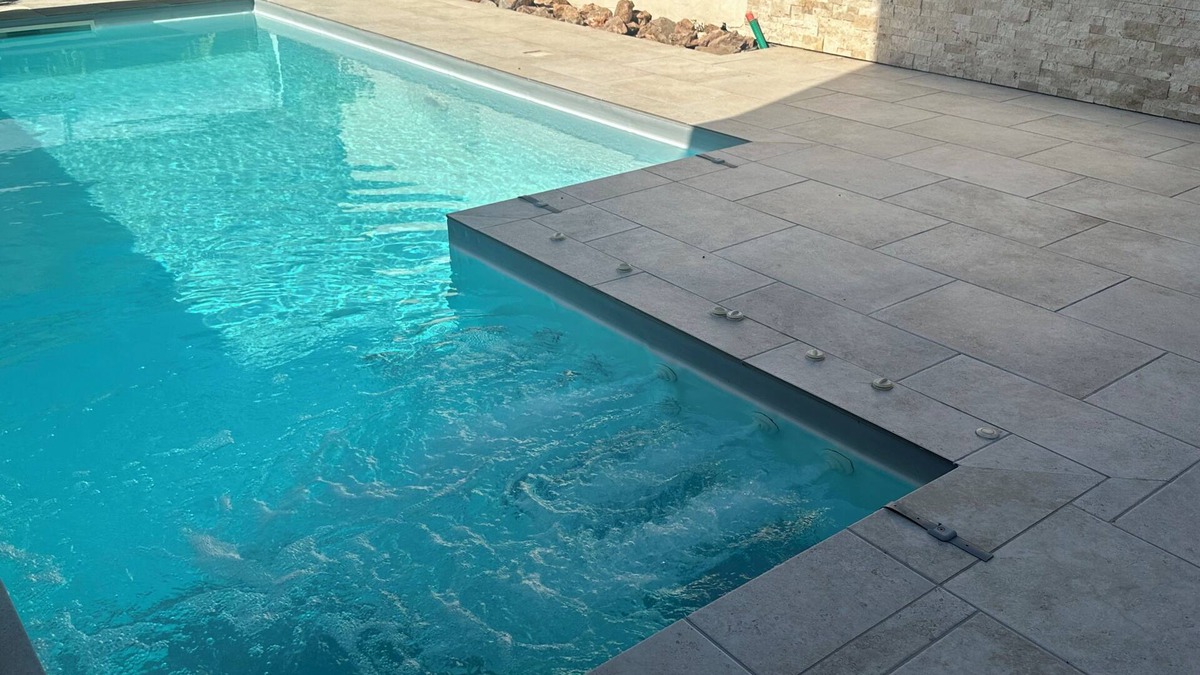 Sete House | Spacious villa with terrace, swimming pool & easy access to beaches and center of Sète