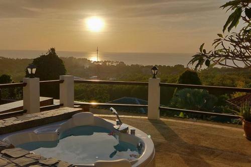 Ko Lanta Villa | Spacious Villa with Sunset Sea View