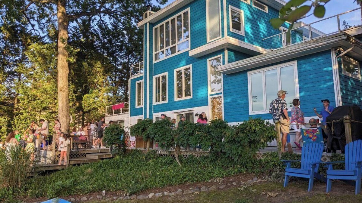 Eastport House | Spacious Waterfront 5-bedroom house in charming Annapolis with Hot Tub