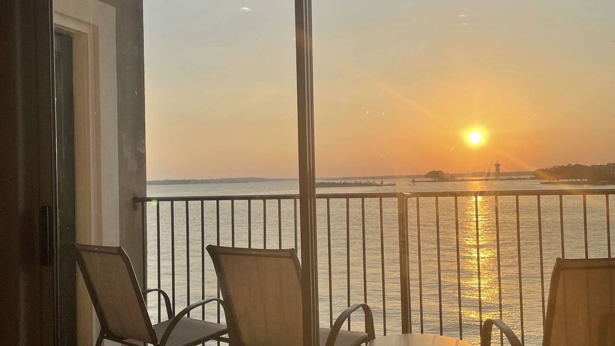 Seven Coves Condo | Spacious Waterfront Condo With Sunset Views, Pool, and Family-Friendly Amenities