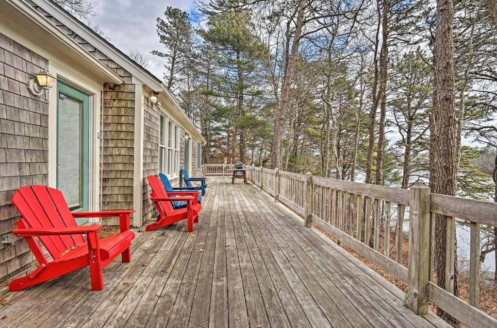 East Falmouth House | Spacious Waterfront Falmouth Home on Jenkins Pond!