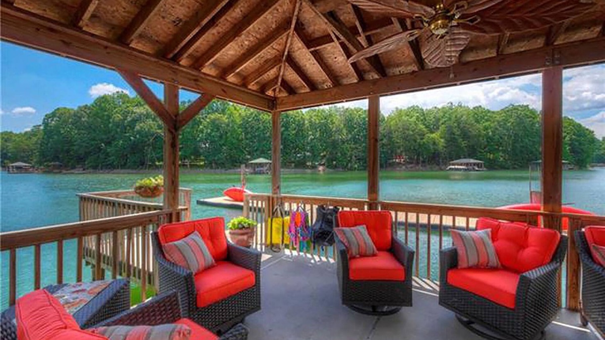 Troutman House | Spacious waterfront home with pool in a quiet cove. Perfect for large families!