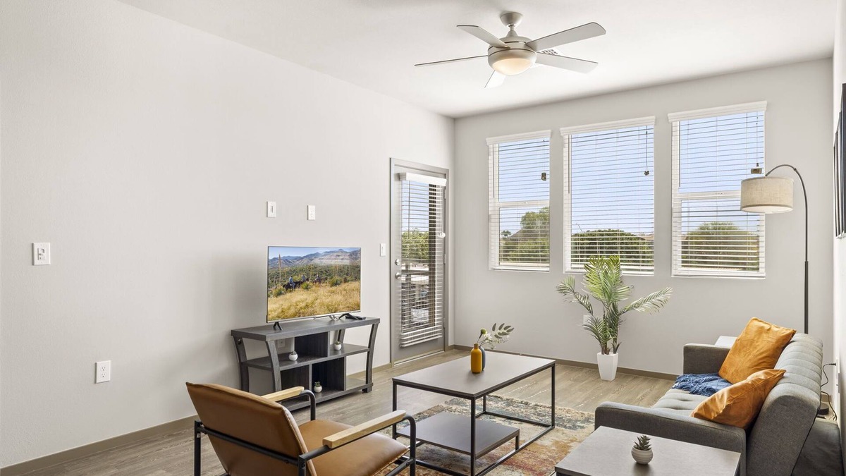 Glendale Sports and Entertainment District Apartment | Spacious Westgate CozySuites by stadium with pool 1
