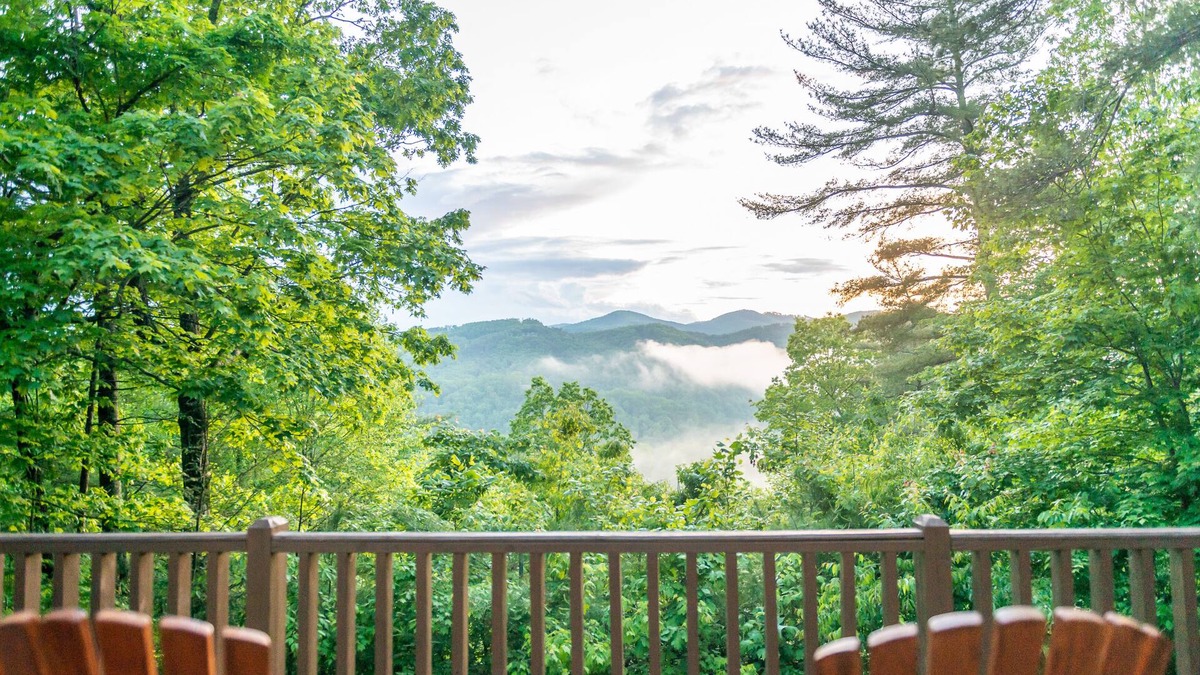 Ferguson Cabin | Spacious Wooden Cabin, WiFi, Hot Tub, Close to Walking Trails, Fireplace