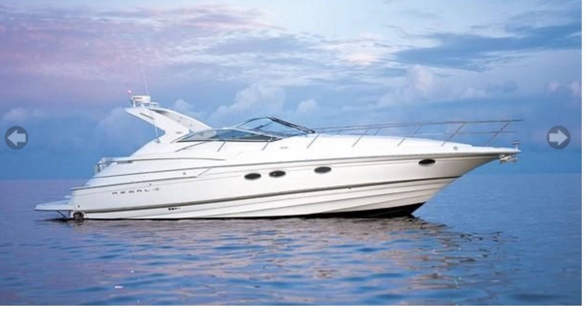 Pompano Isles Boat Rental | Spacious yacht that sleeps six