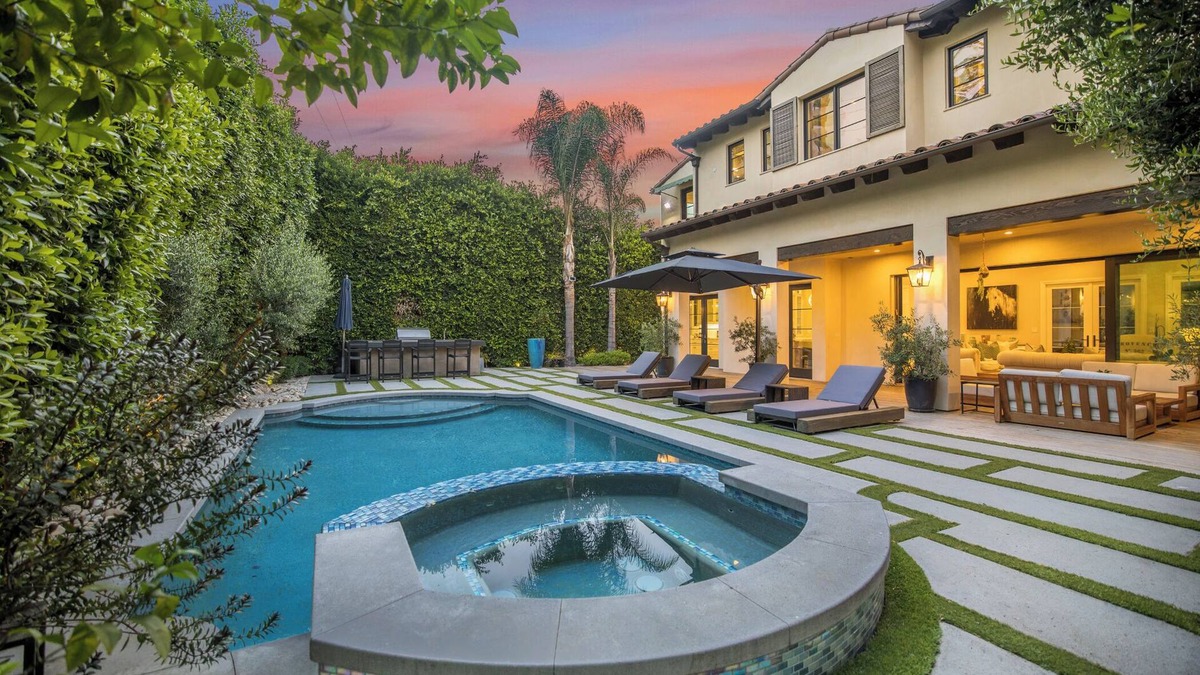 Beverly Hills House | Spalding BH Mansion: Spanish Charm Meets Modern Luxury w/Theater, Pool & Spa