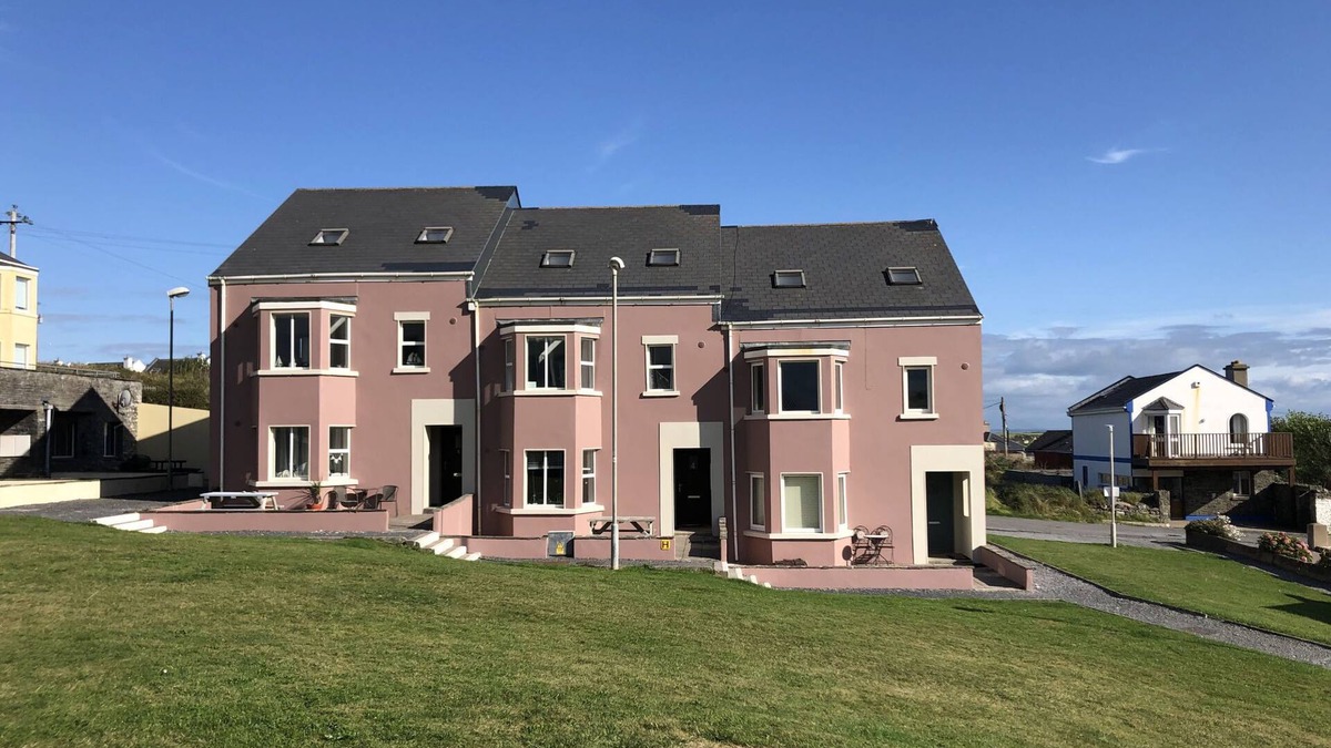 Kilkee House | Spanish Cove(TR4) D4 (Sleeps 5) by Interhome