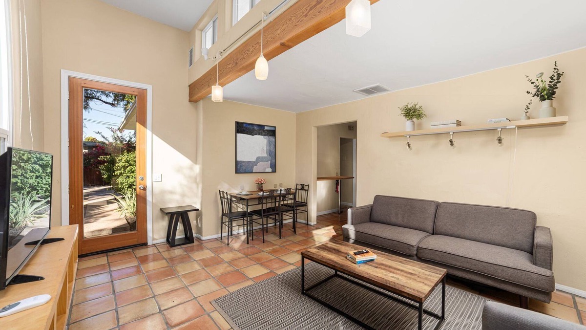 Warm Sands House | Spanish-Style 2-bedroom house near Downtown Palm Springs