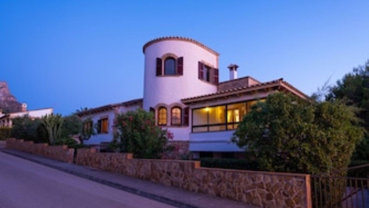 Urbanizacion Mont Ferrutx Villa | spanish villa with fantastic sea views (Sa Vinya I)