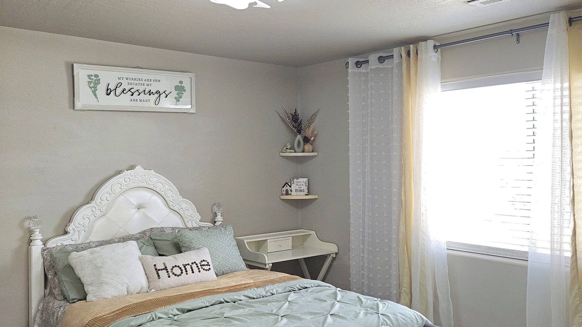 Pasco House | spare luxury room available Tri-Cities West Pasco WA