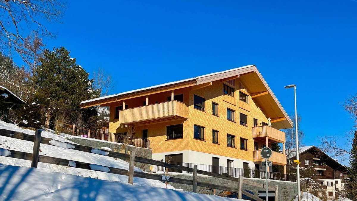 Zweisimmen Apartment | Sparenmoos (OG + DG Nord-Ost) by Interhome