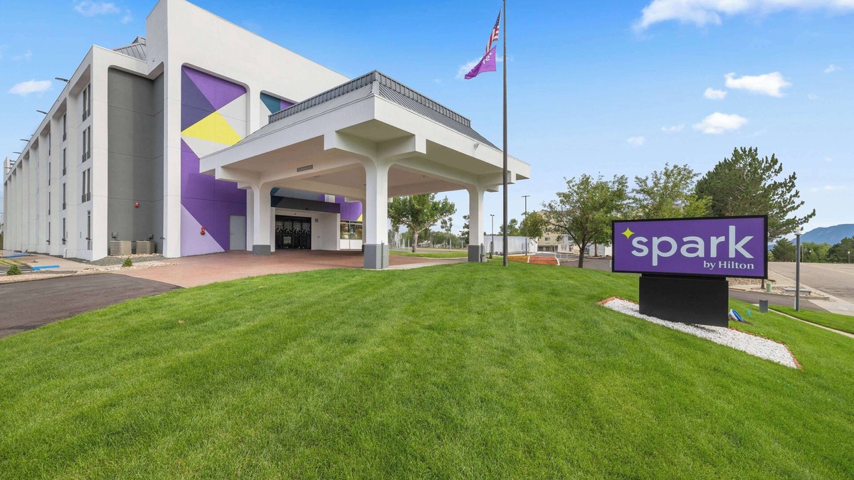 Briargate Hotel | Spark by Hilton Colorado Springs I 25 Central