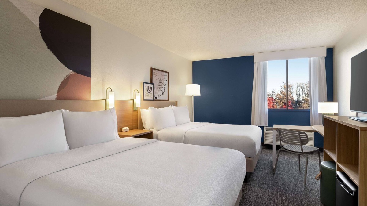 Germantown Hotel | Spark by Hilton Germantown Washington DC North
