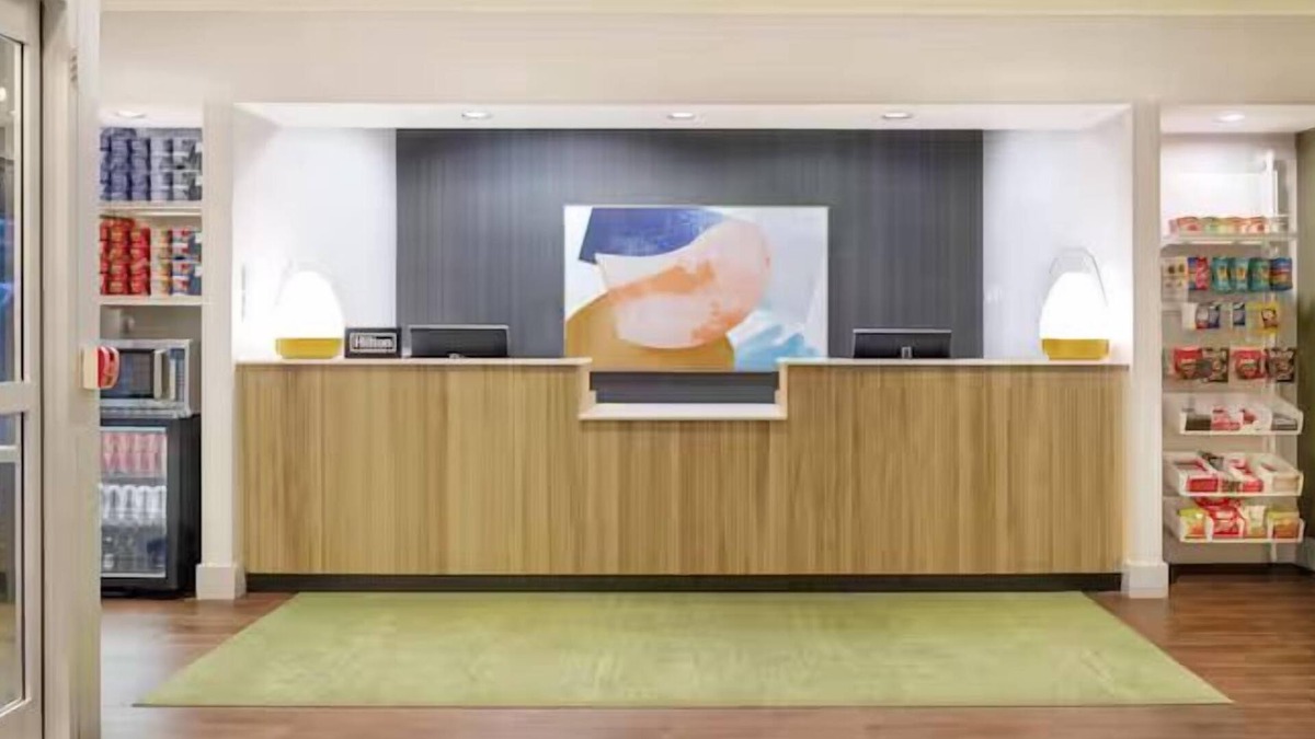 Cote-Des-Neiges—Notre-Dame-De-Grace Hotel | Spark By Hilton Montreal Midtown