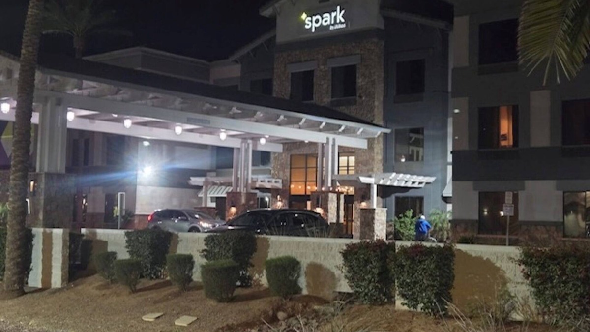 Gilbert Hotel | Spark by Hilton Phoenix East Mesa