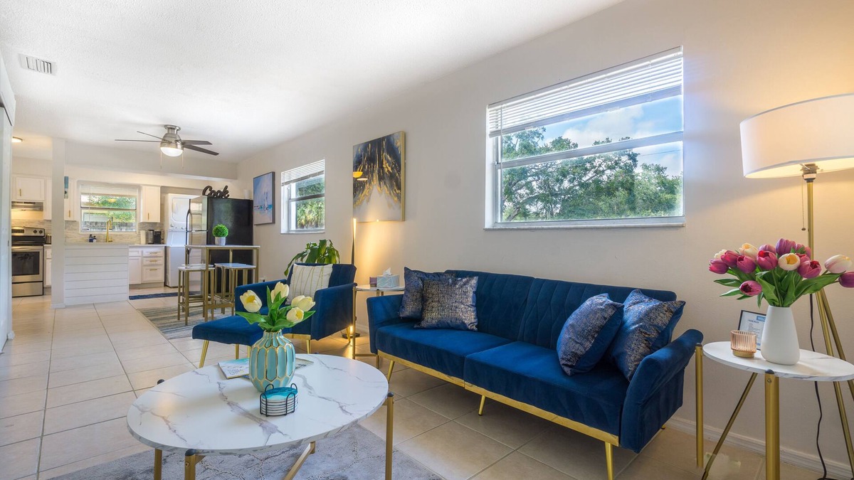 United Central Condo | Sparkling Family sized condo near Downtown Saint Petersburg/beaches