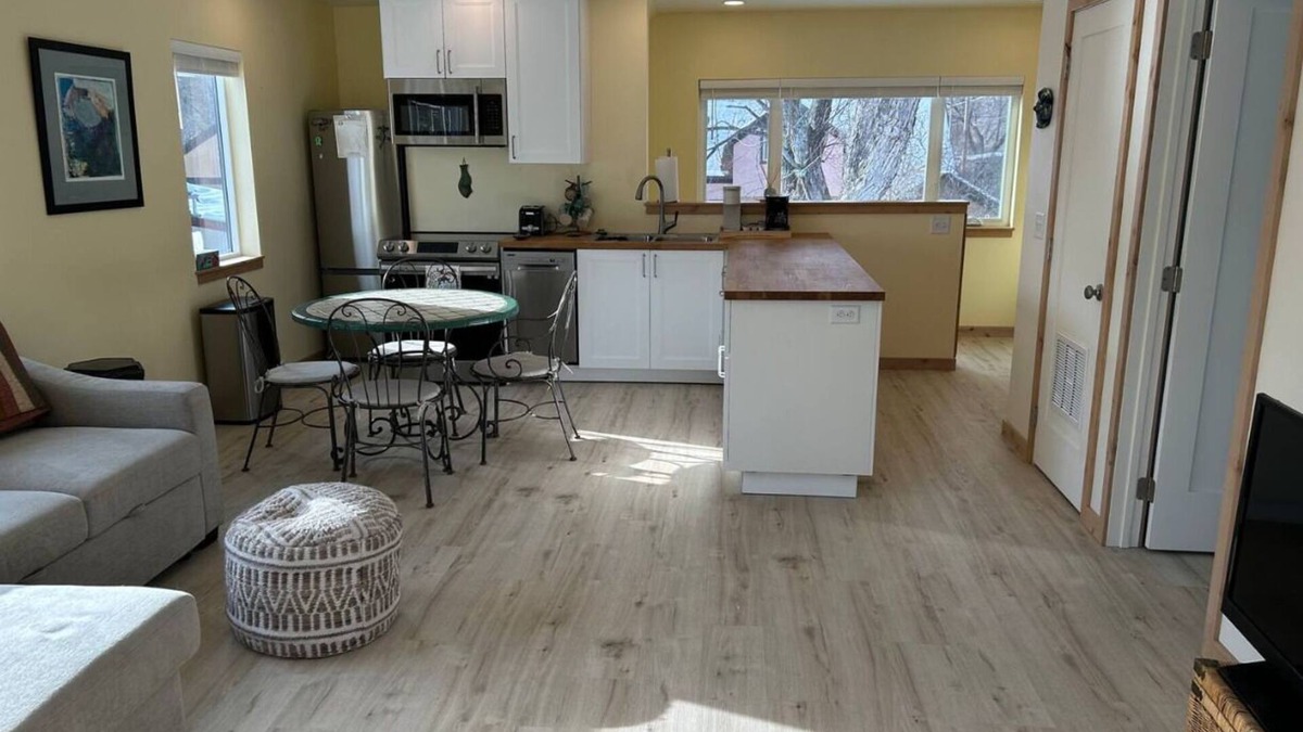 University District House | Sparkling new home in U district