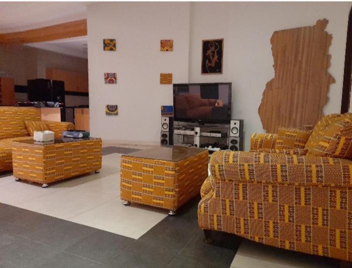 Tema Villa | Sparrow Lane - Comm 26 Tema GK 0139 7191