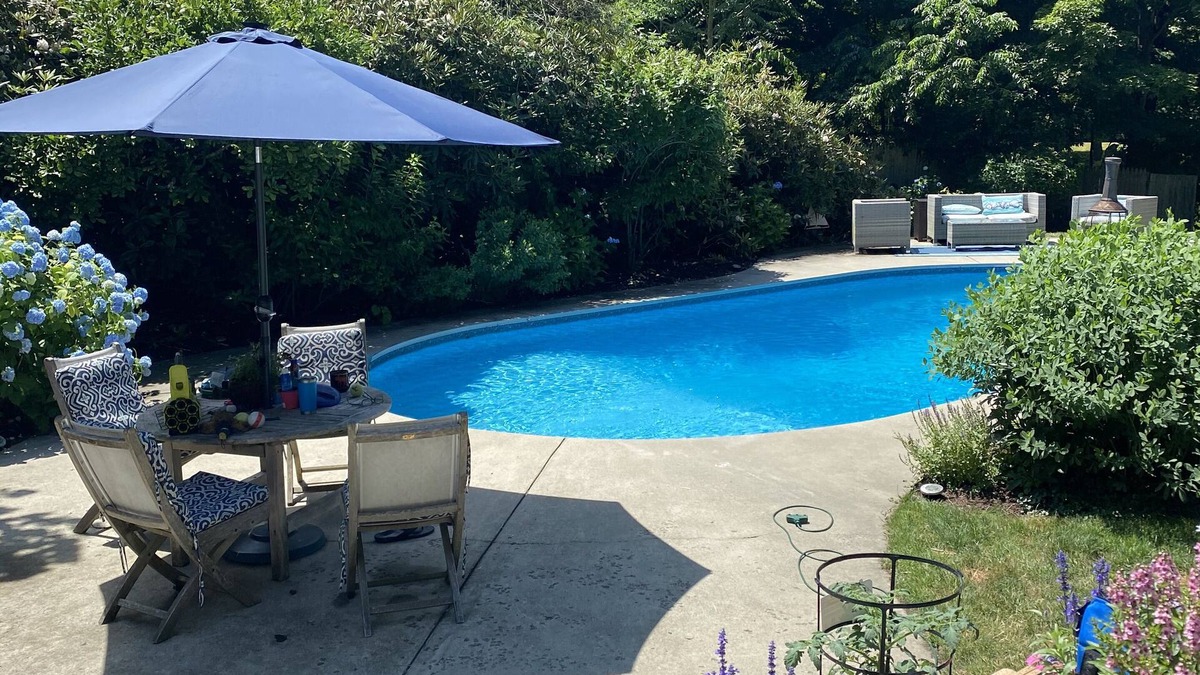 Norwalk House | Special lower holiday rate available Nov 28-Dec 15!