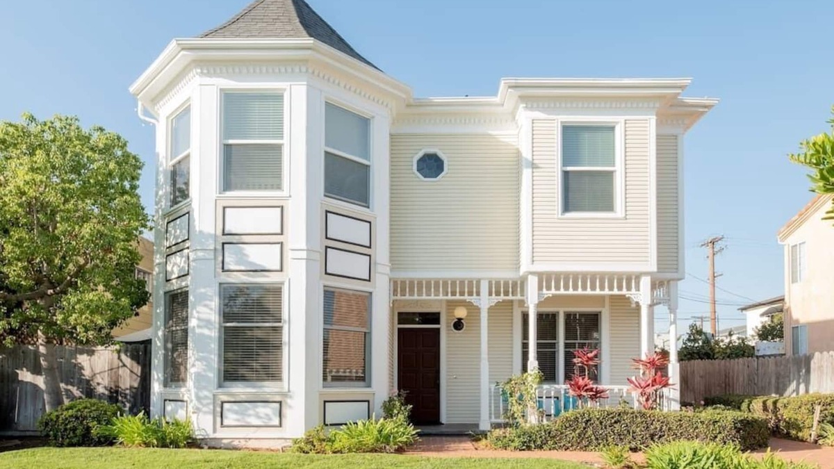 Crown Point House | SPECIAL! Luxury Family Townhome4, Walk to Beach, Garage, Crib