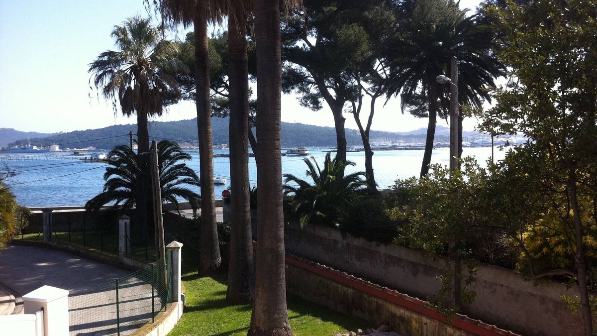 Tamaris Villa | Special offer 700€ per week Bas de Villa Facing the sea with garden, from October to May