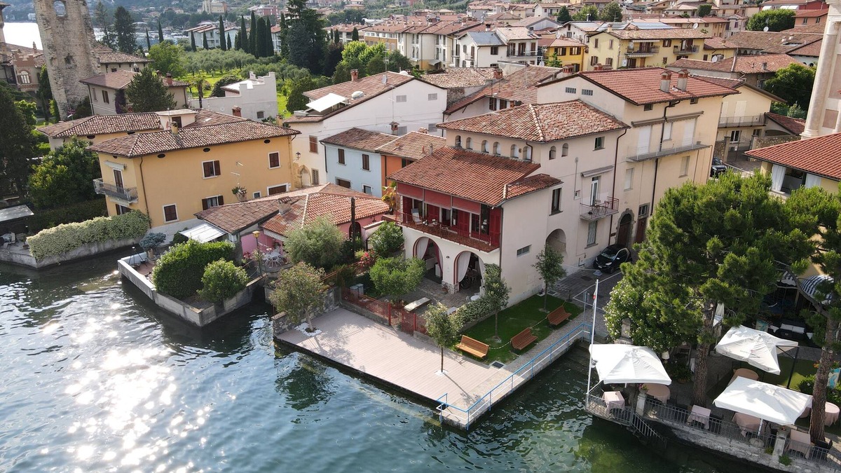 Predore Apartment | SPECIAL OFFER Fanny Apartment DIRECTLY ON THE LAKE