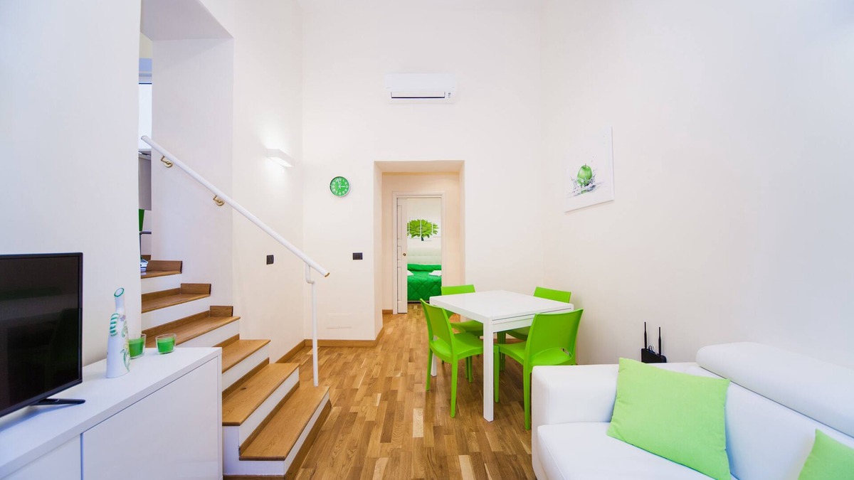 Vomero Apartment | SPECIAL OFFER! New, central and near metro "PIAZZA VANVITELLI" and funiculars