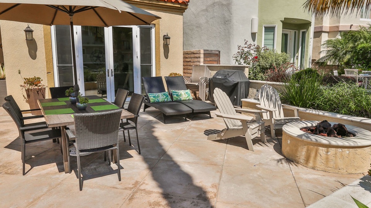 Huntington Beach House | Special rates for fire victims of the LA fires!n1 block to Main Street, pier,