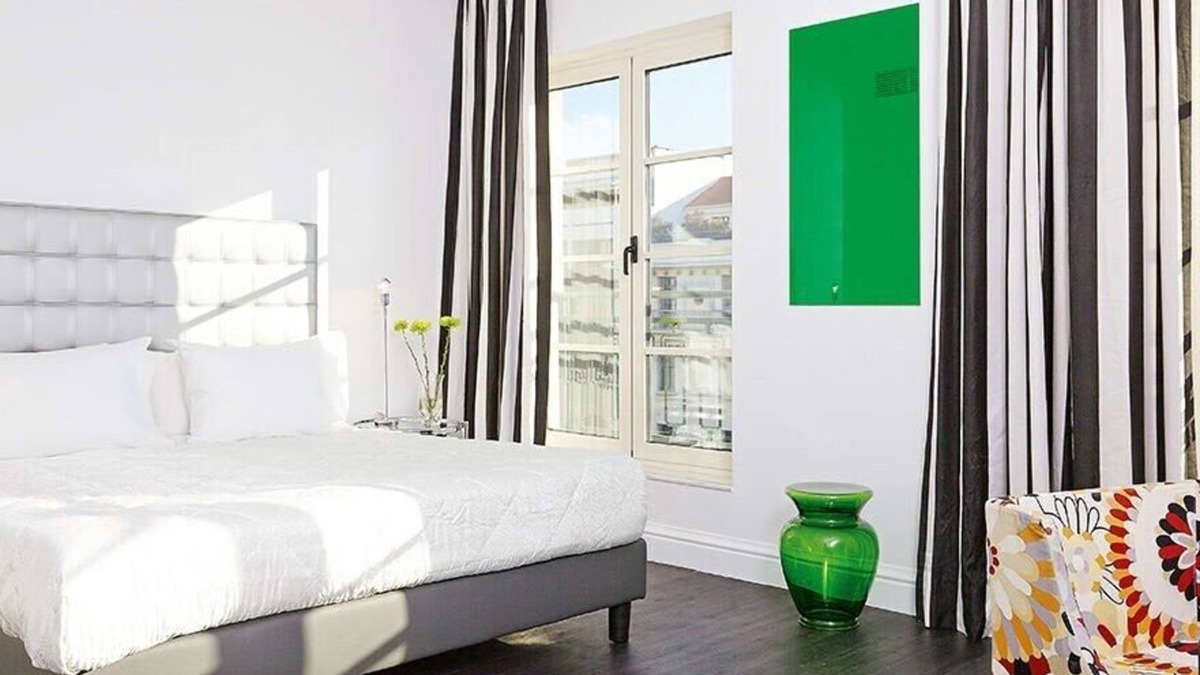 Omonia Apartment | Spectacular 1BR Suite Great Decor
