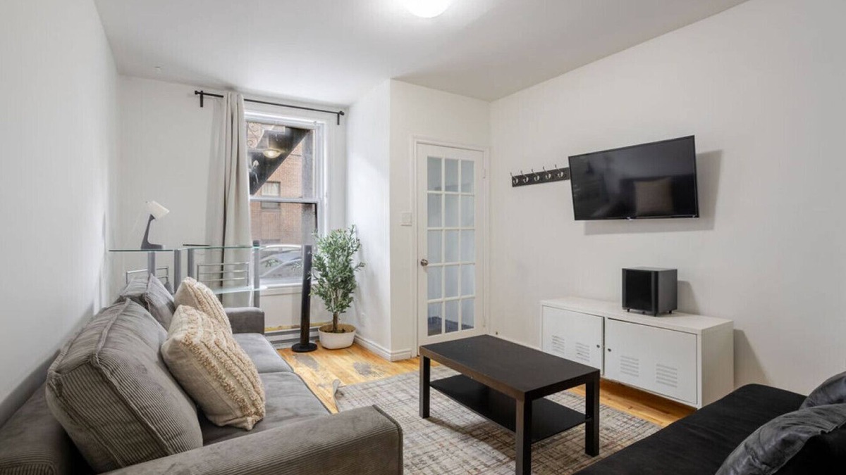 Plateau Mont Royal Apartment | Spectacular 2B unit in Montreal
