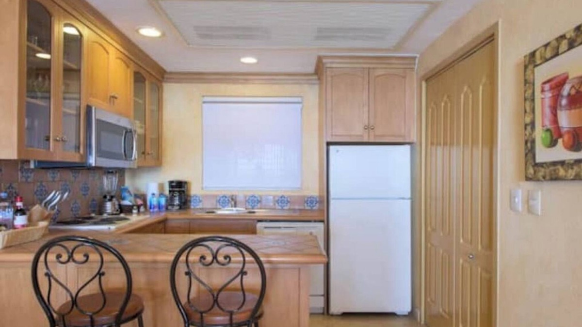 Colonia El Progreso Apartment | Spectacular 2BD Beachfront Condo in Villa del Arcon