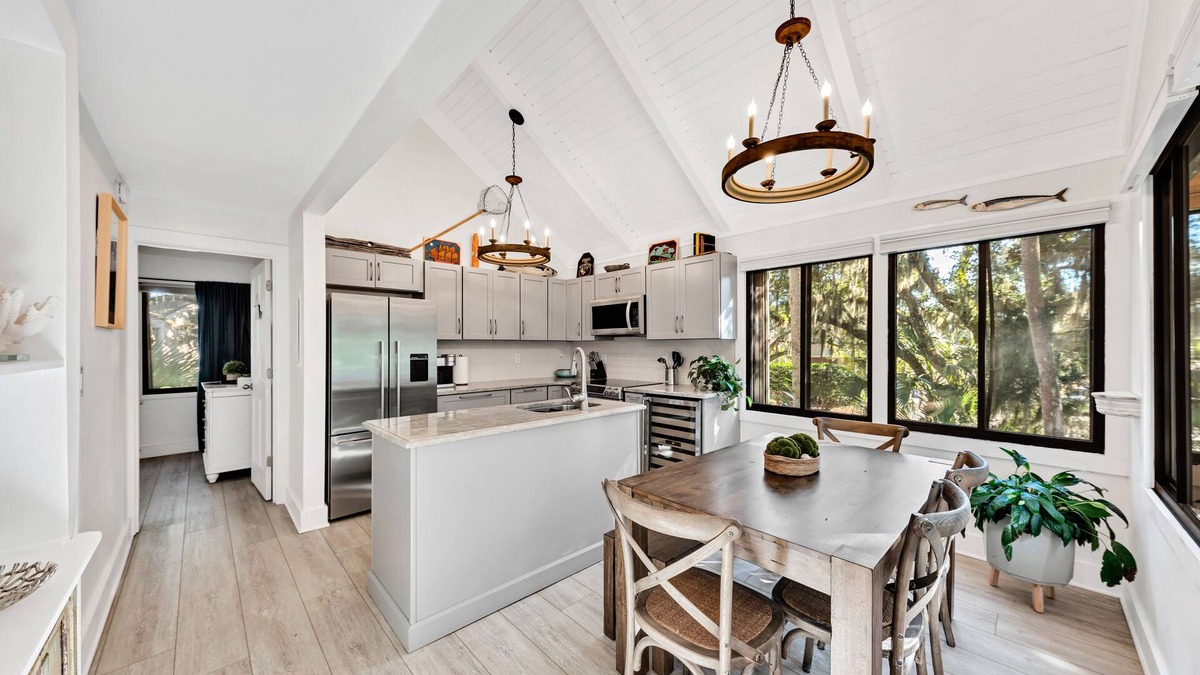 Seabrook Island House | Spectacular 2BR/2BA Cottage! Close to beach! Golf Course Views! Dog Friendly! Amenity Cards!