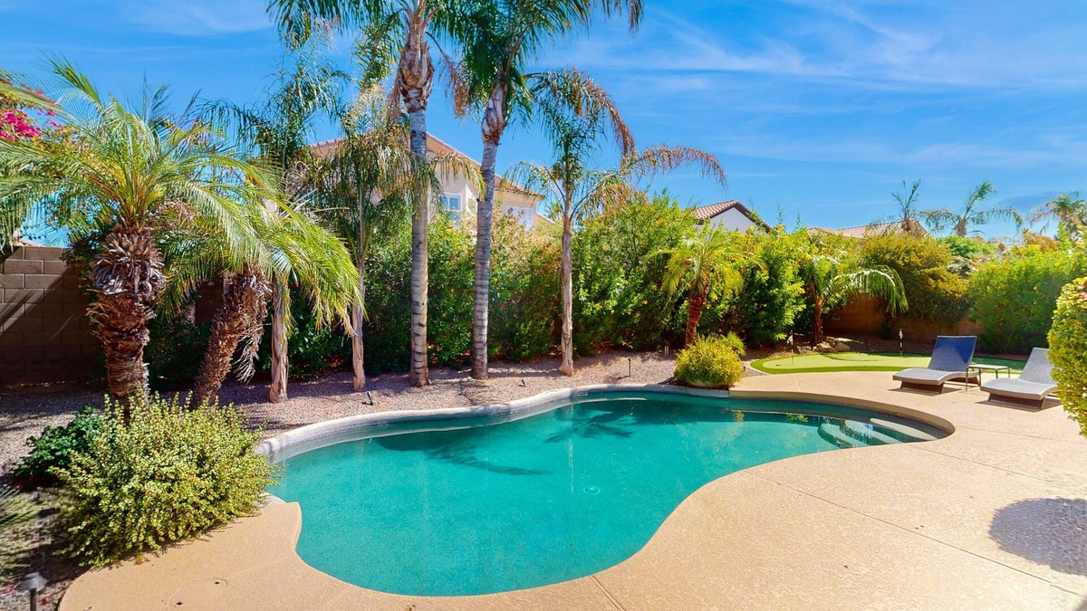 Arabian Crest House | Spectacular 3,900-square-foot home with heated pool & putting green
